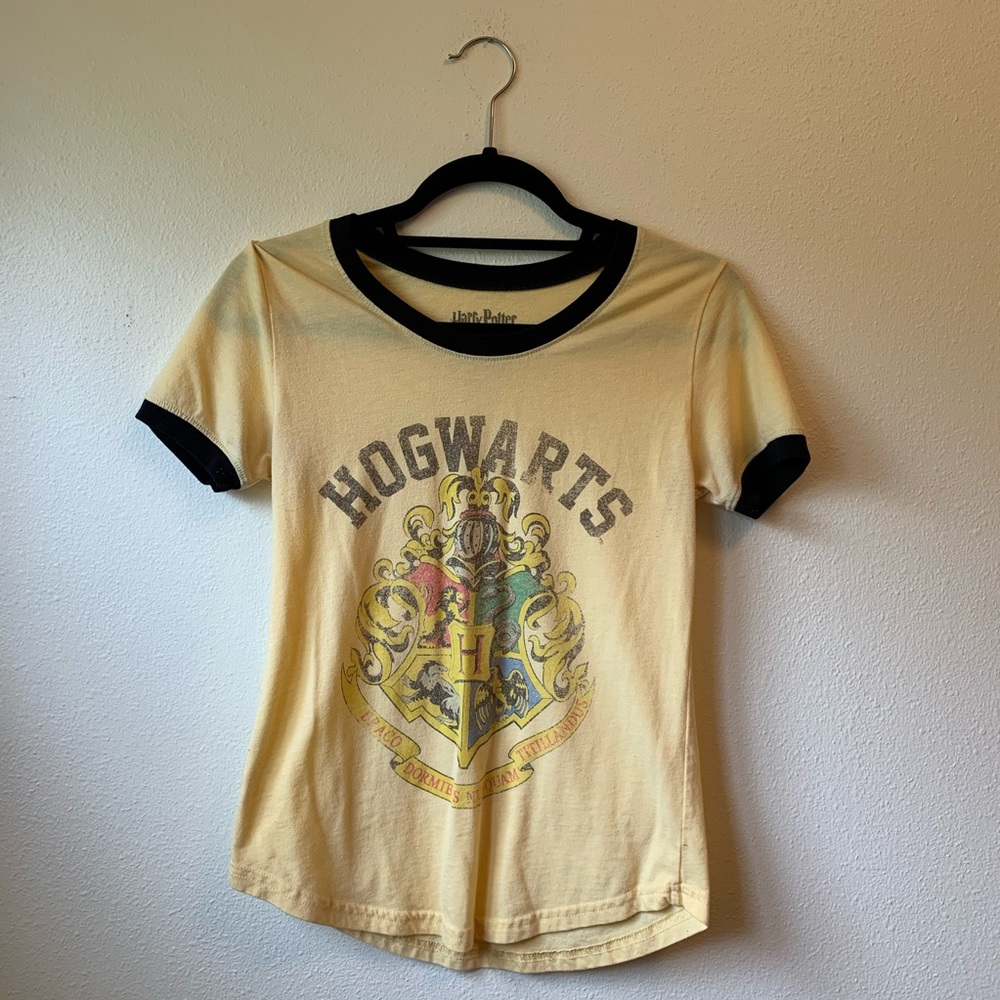 Yellow Hogwarts t-shirt